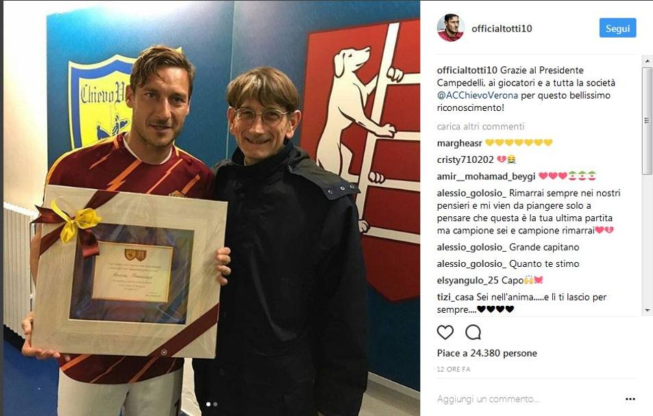 Francesco Totti  stato infine premiato con una targa anche dal Presidente del Chievo Campedelli.